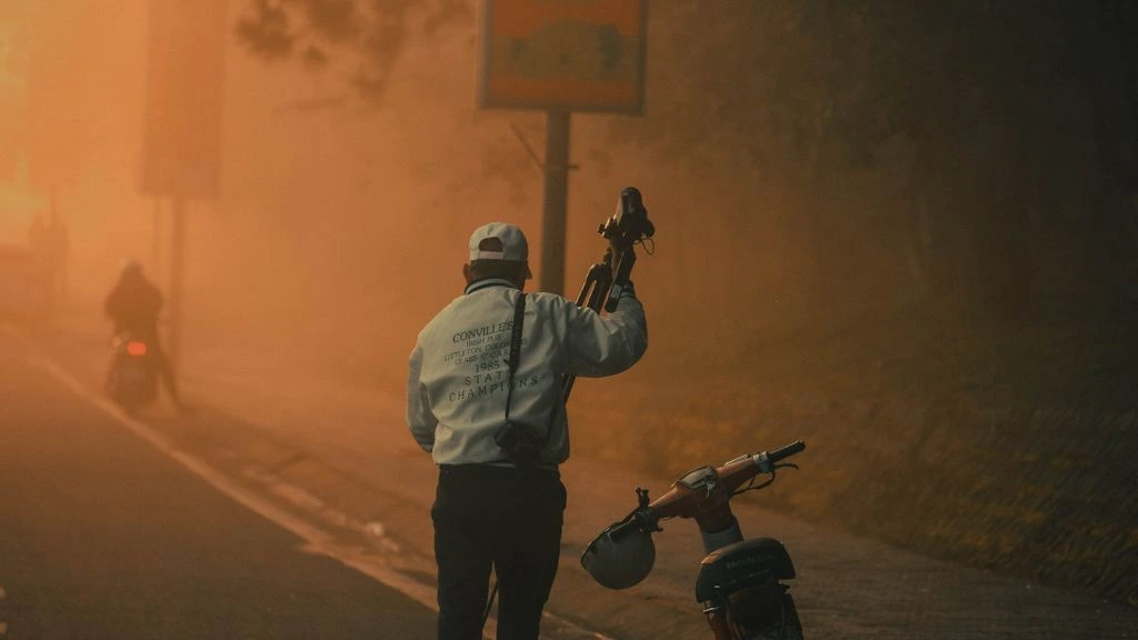 Vendedoras en un mercado de altura en Oaxaca al amanecer